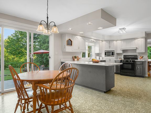 4th image of 10 Bonnaille Avenue