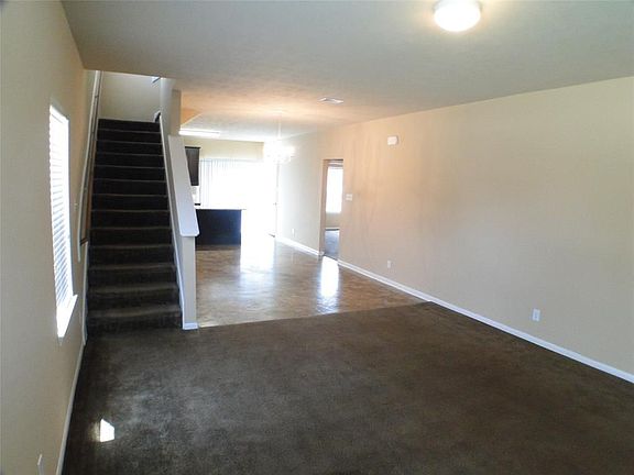 4th image of 6903 Silver Trace Ct