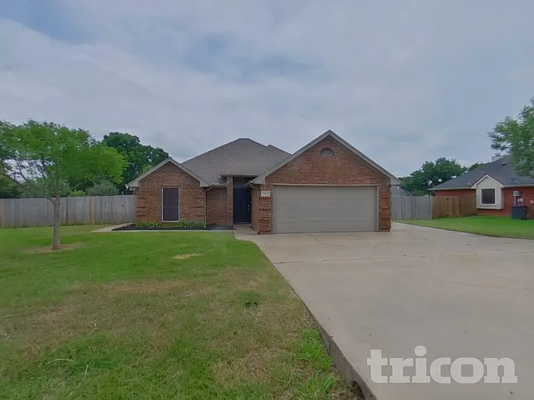 5413 Frank Ln — Photo 2