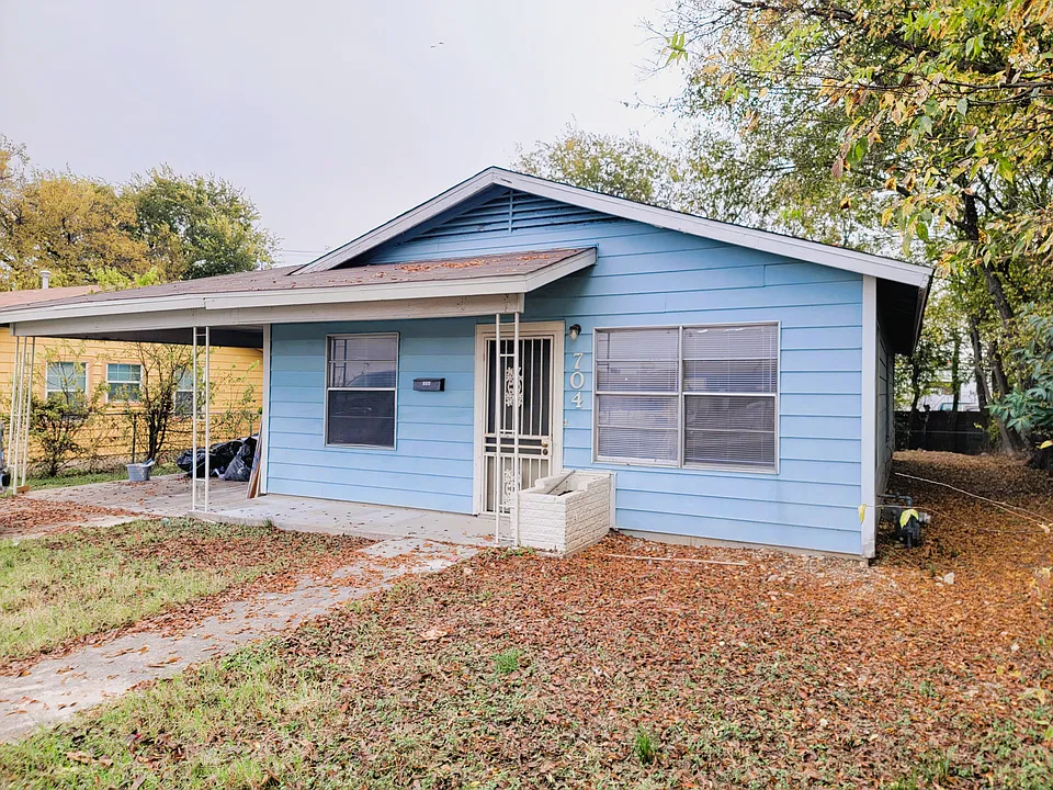 704 Jefferies Ave