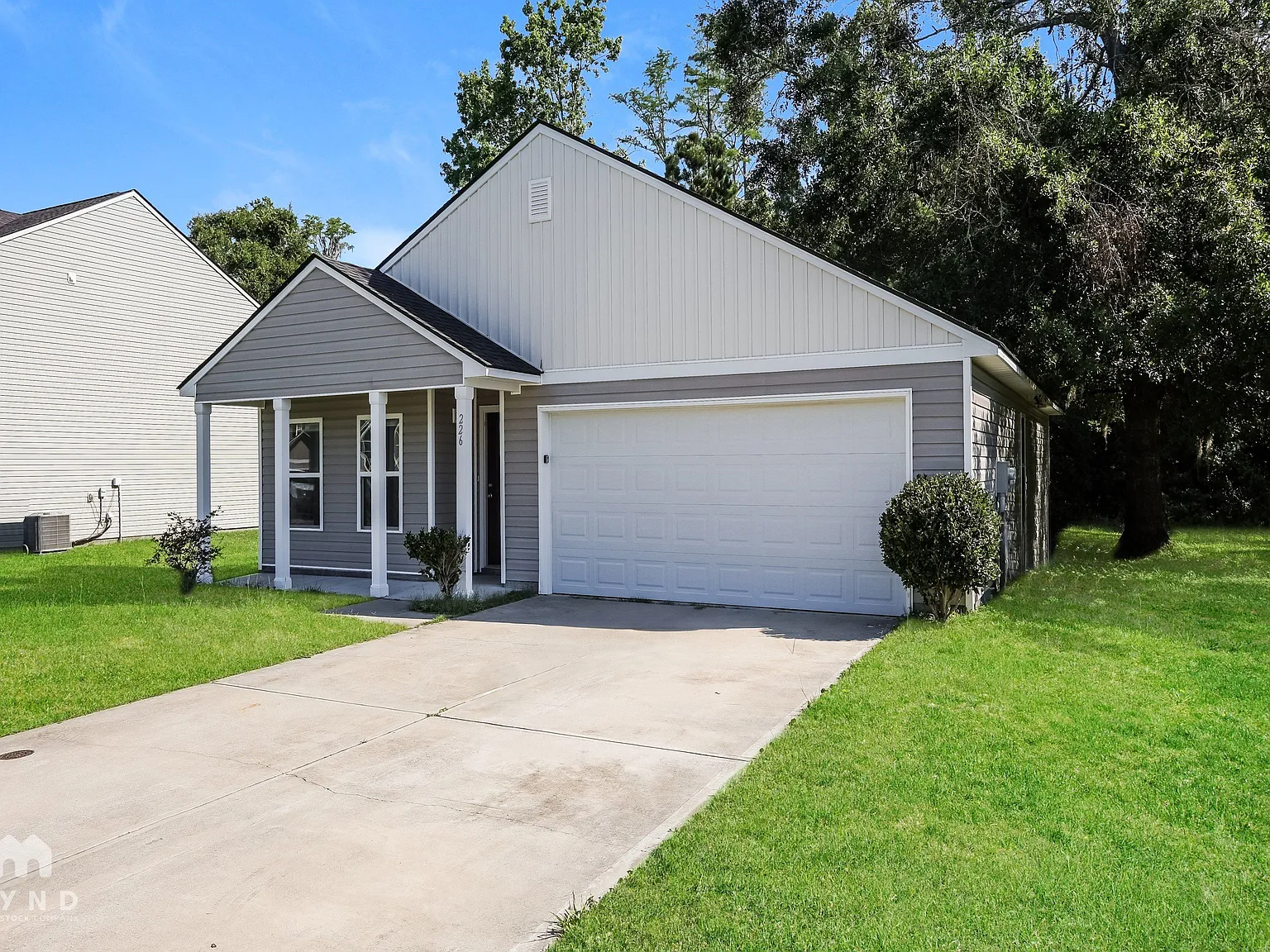 4 bed, 2.0 bath, 1400 sqft, $1,849 — Photo 3