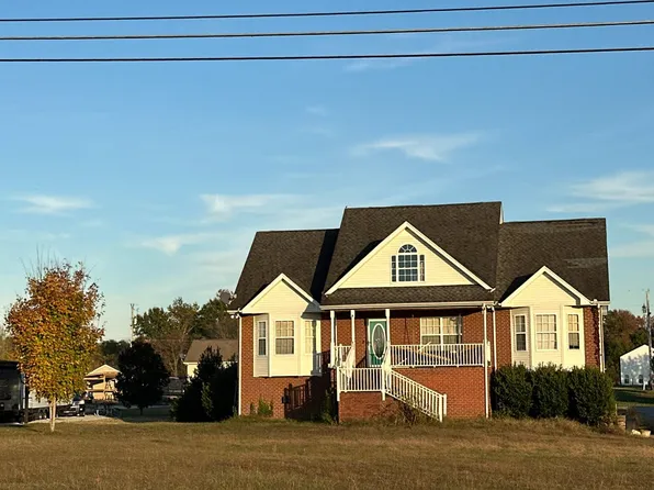 5259 E Robertson Rd, Cross Plains, TN 37049