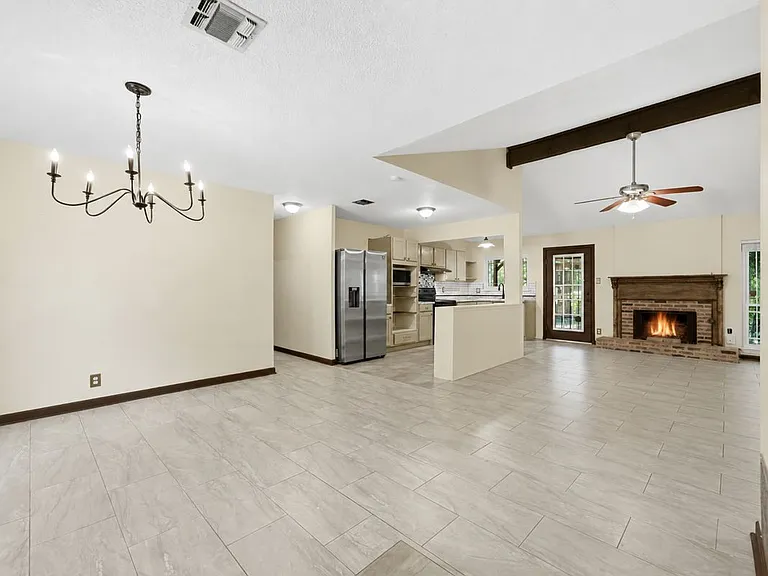 1114 Churing Dr — Photo 3