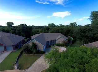 9725 Southern Oaks Dr, Midwest City, OK 73130