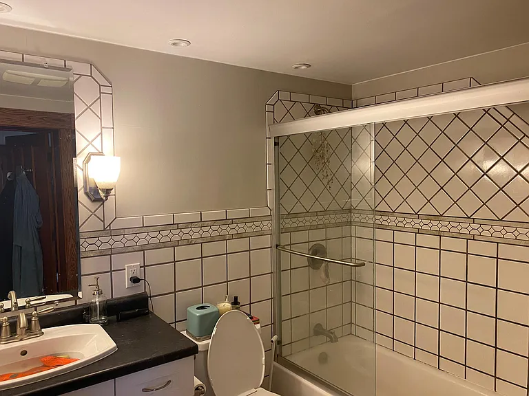414 Colchester Ave #1 — Photo 11