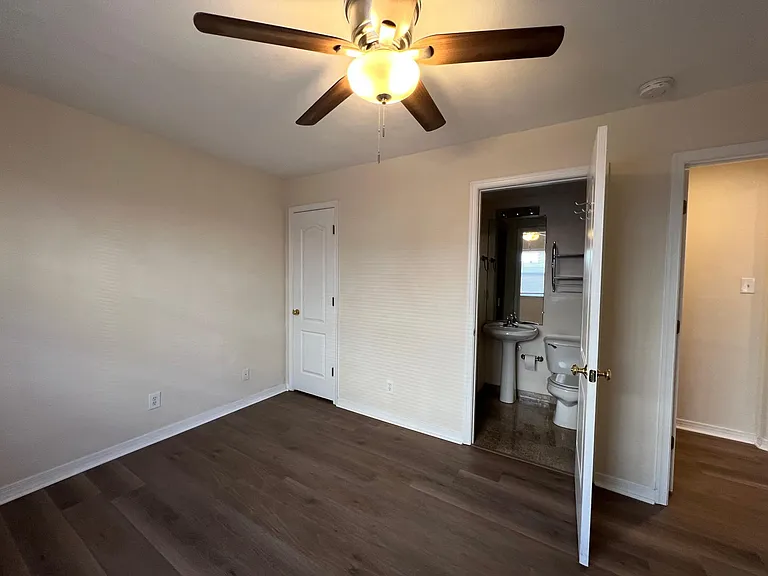 4800 Brigadoon Dr — Photo 16