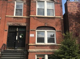 1042 W Webster Ave, Chicago, IL 60614