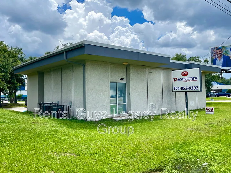 3 bed, 1800 sqft, $2,900 — Photo 3
