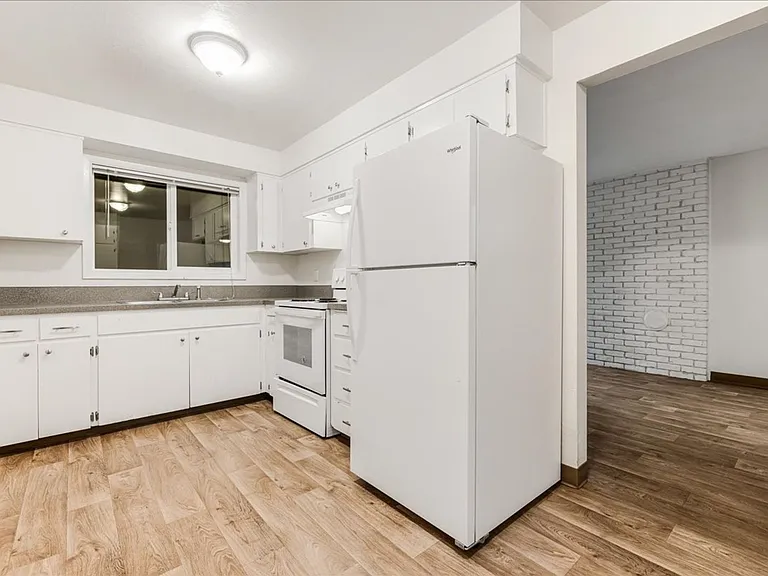 Bayberry Apartments — Photo 9