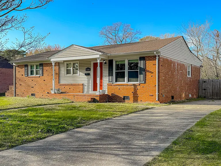 1346 Tallwood St — Photo 1