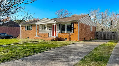 1346 Tallwood St Photo 1