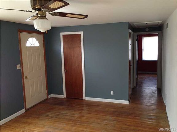 5th image of 2260 William St