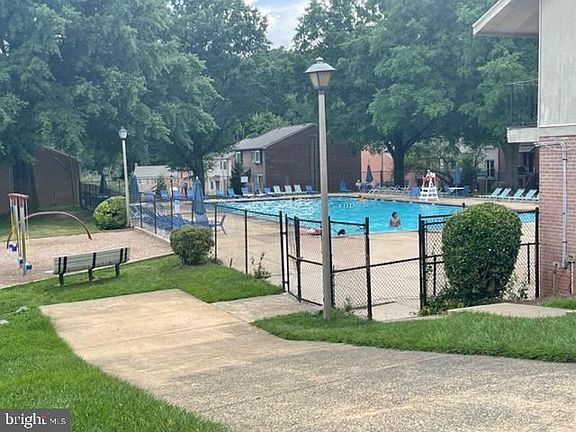 3rd image of 4531 Logsdon Dr #245