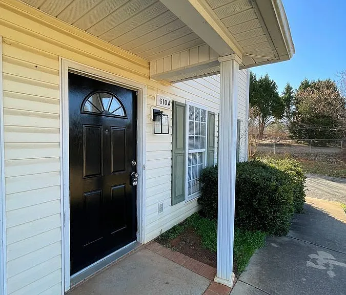 610 Piper Ct #A — Photo 5