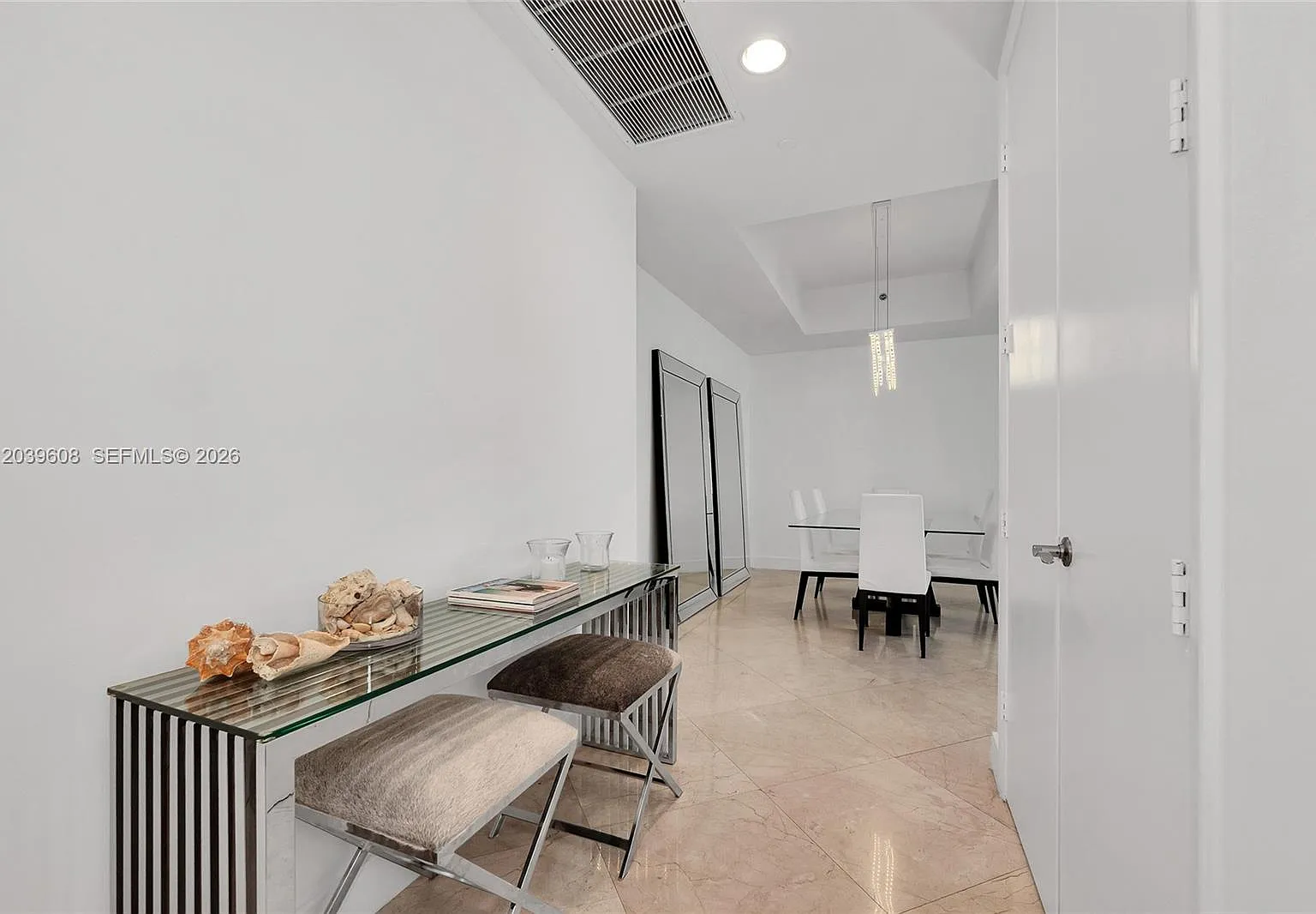 Tdr Tower I Condo — Photo 3