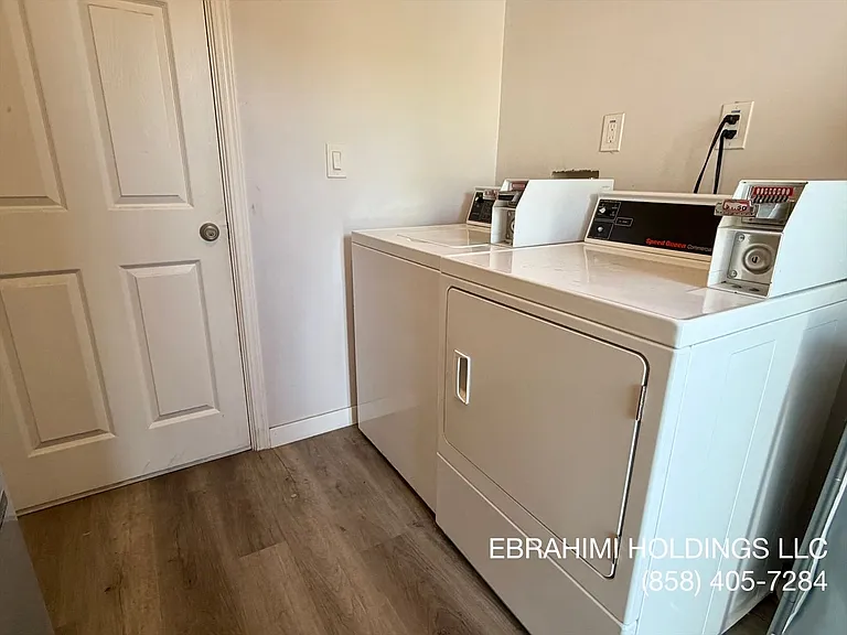 415 S 36th St — Photo 15
