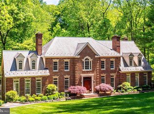 10112 High Hill Ct, Great Falls, VA 22066