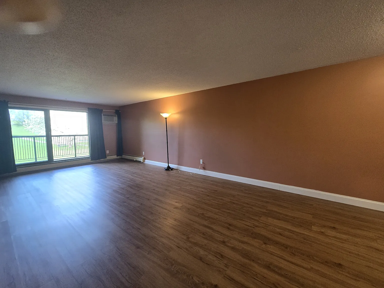 2 bed, 1086 sqft, $1,850 — Photo 4
