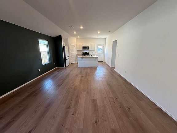 2nd image of 805 NE 101st St
