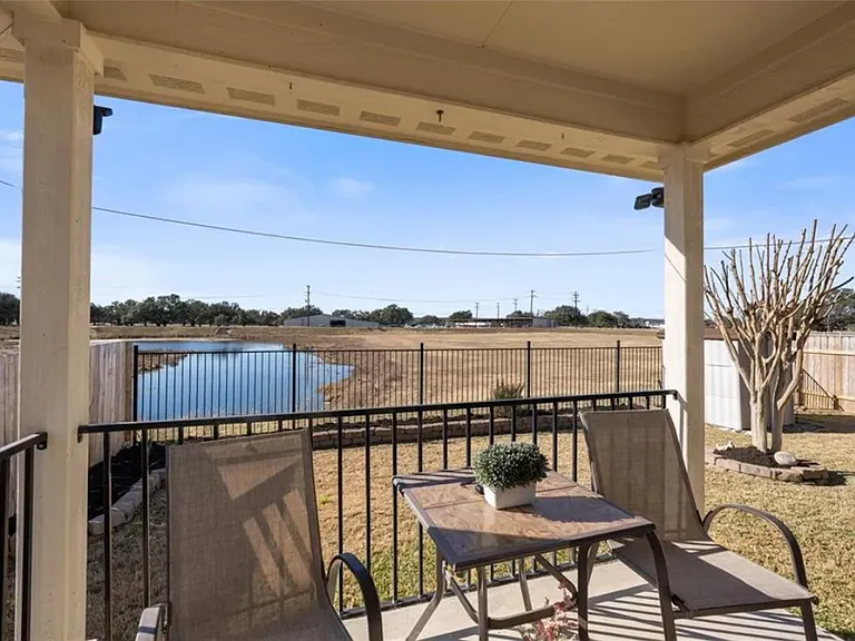 255 Drystone Trl — Photo 17