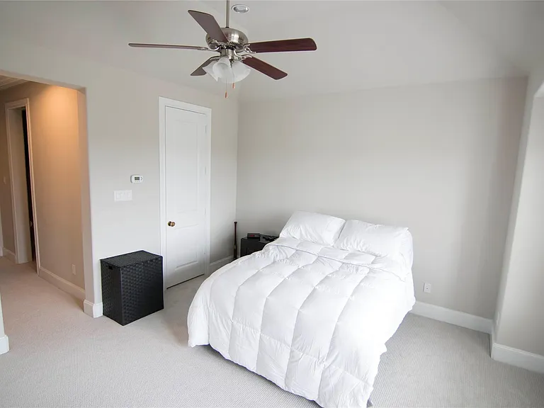 616 Delano St — Photo 8