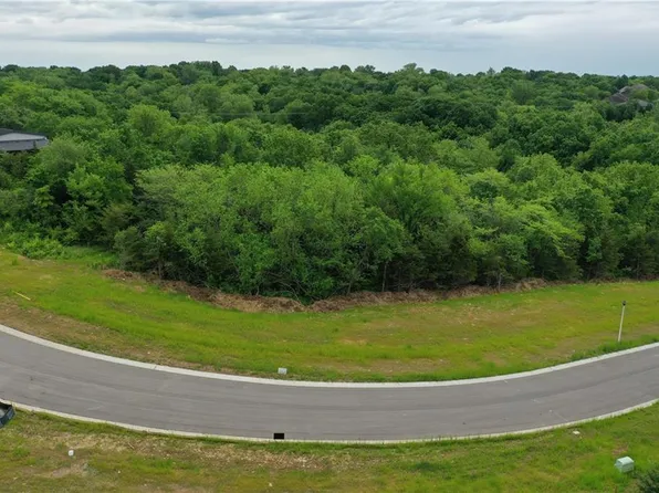 13109 W 52nd Ter, Shawnee, KS 66216
