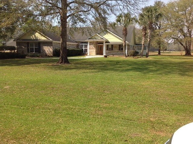 1st image of 26 Country Club Dr