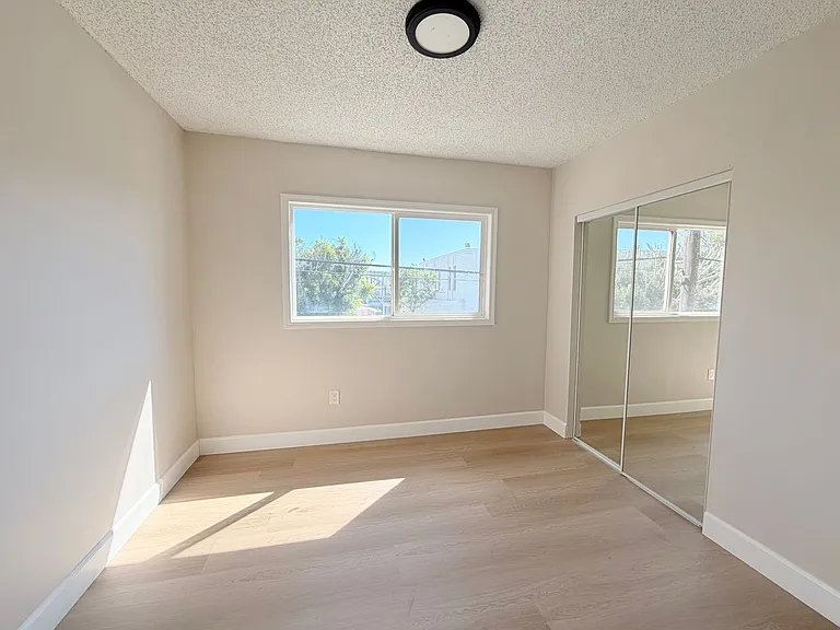 4705 Willowbrook Ave — Photo 37