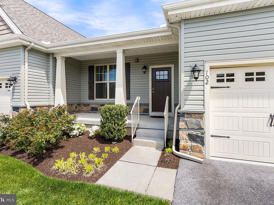 1st image of 102 Harlow Pointe Ct