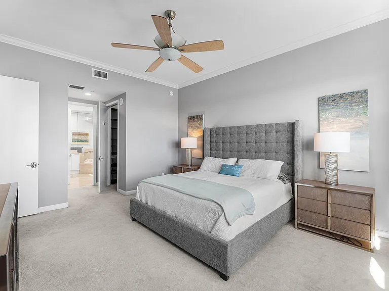 2640 Lake Shore Dr #2215 — Photo 16