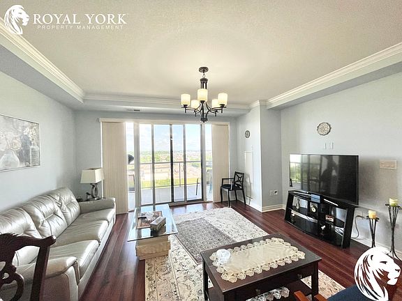 5th image of 1030 Coronation Dr #1005