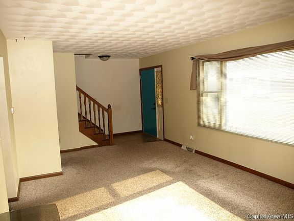 3rd image of 1169 Sweetbriar Pl