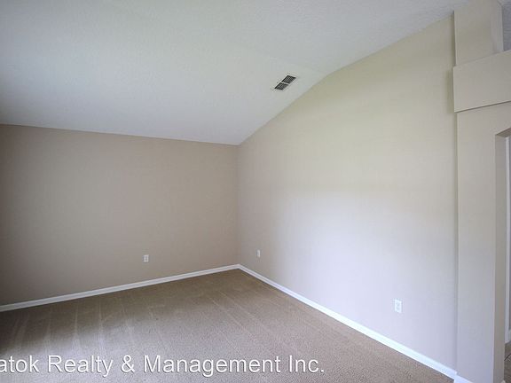 4th image of 16 Poinciana Ln
