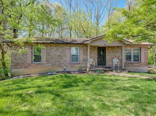 5618 Wooded Lake Dr, Louisville, KY 40299