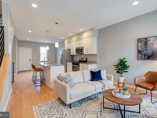 2103 E Dauphin St, Philadelphia, PA 19125