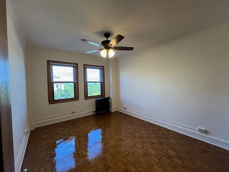 2738 N Pine Grove Ave — Photo 29