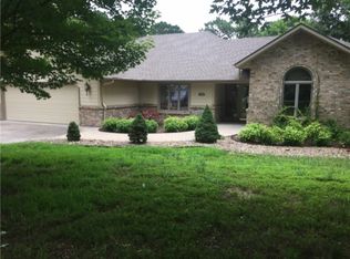 2 Tibberton Circle Dr, Bella Vista, AR 72714