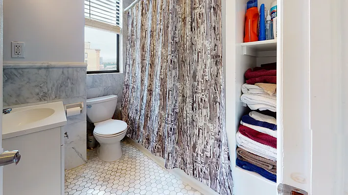 Rented by Bond New York | media 34