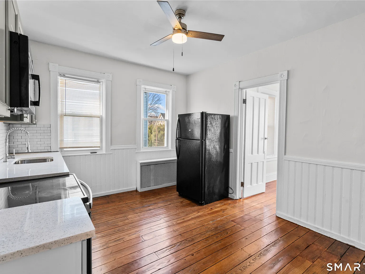 3 bed, 1.5 bath, 4100 sqft, $2,600 — Photo 3