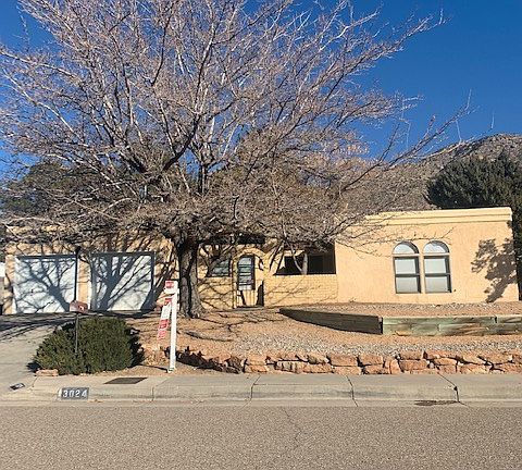 2nd image of 3024 Casa Del Norte Dr NE