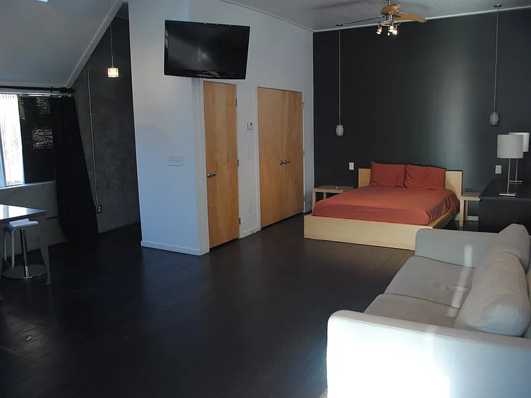 115 S 8th St #203 — Photo 6