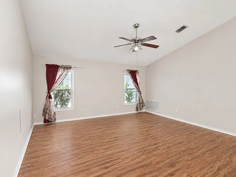 10435 Crestfield Dr — Photo 11