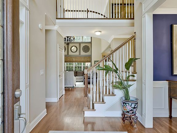 5th image of 2733 Avington Ct