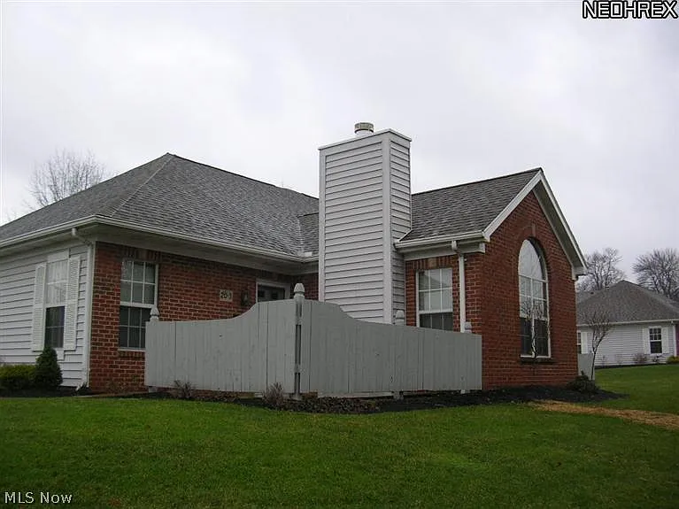 20 Stratford Grn photo 1
