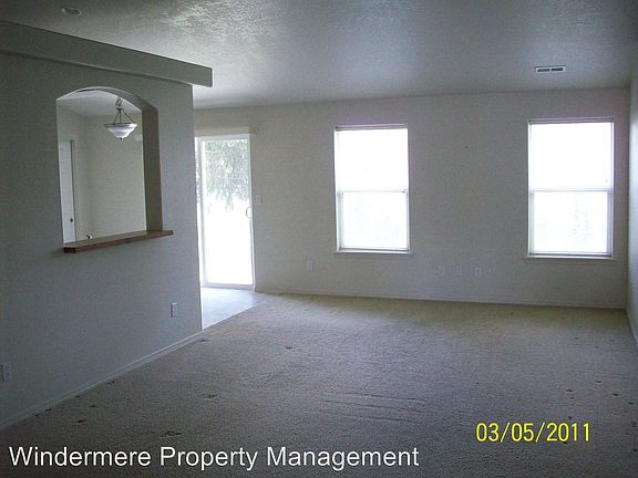 2nd image of 227 NW Laurella Ln