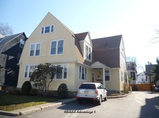 48 Fruit St, Worcester, MA 01609