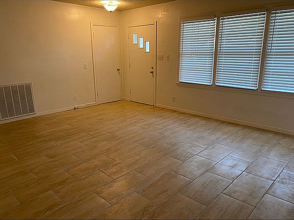 2nd image of 2706 N Camp Cir