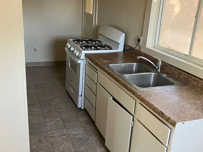 9330 & 9320 Latham Dr — Photo 2