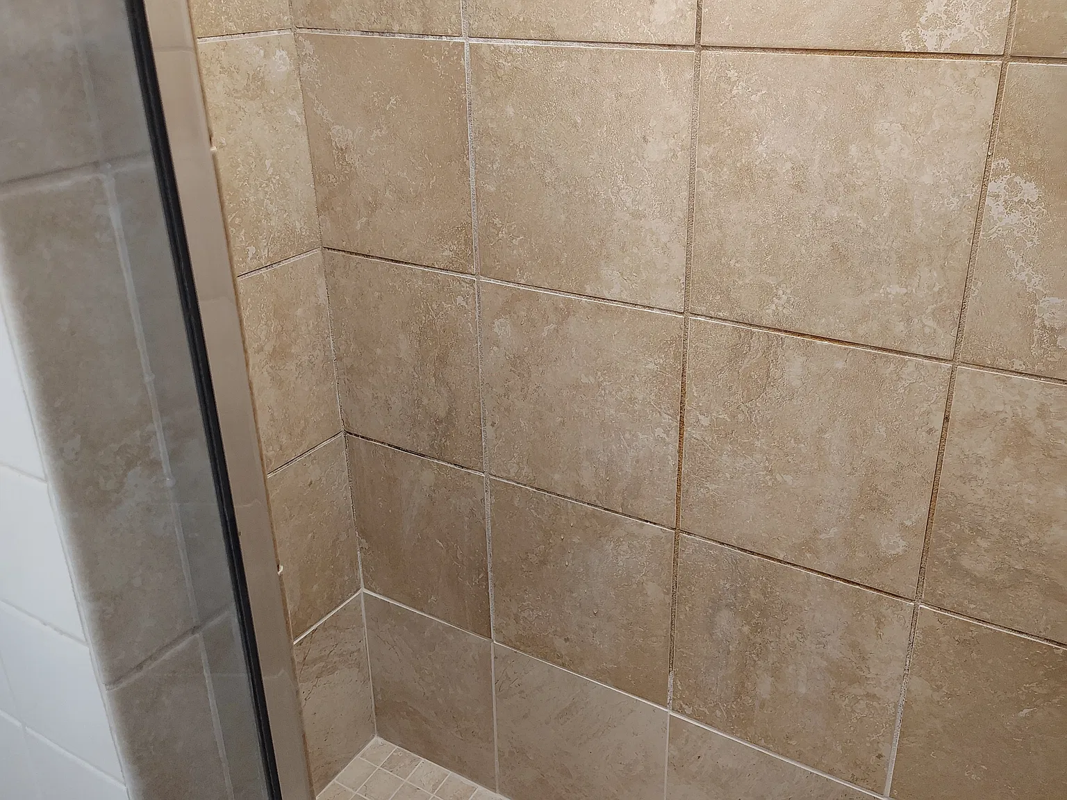 4 bed, 1727 sqft, $1,900 — Photo 2