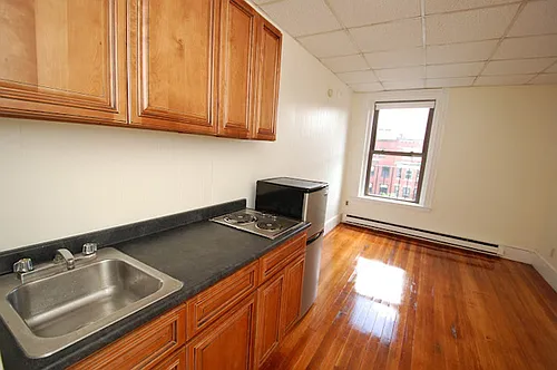 868 Beacon St #14 Photo 1